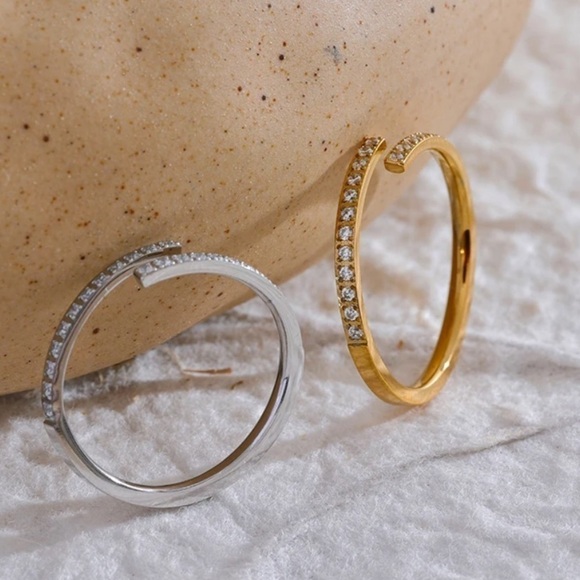 NEW Gold or Silver CZ Adjustable Twist Ring - Picture 12 of 14